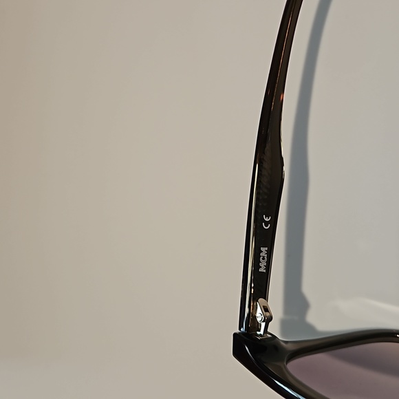 NWT MCM725S 52-20-140 grey sunglasses with hard case and cleaning cloth - Picture 6 of 15